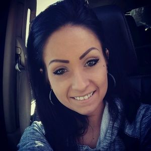 Meet your Posher, Constance